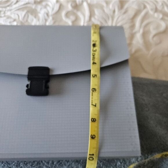 Pen and Gear plastic folder - Picture 5 of 6